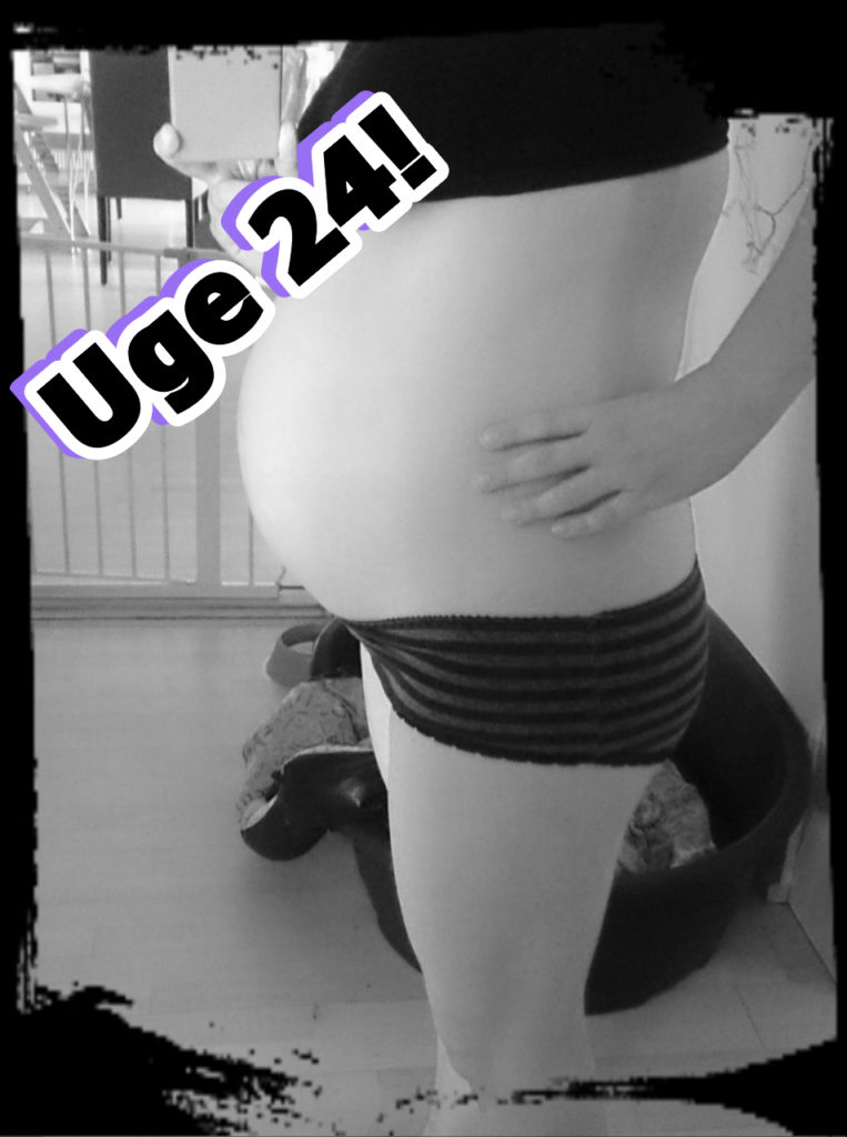 Gravid i uge 24... Man kan tydeligt se at jeg har været udvidet før, for første gang jeg var gravid tror jeg, at jeg så sådan ud i uge 38! (Giiiiisp!)